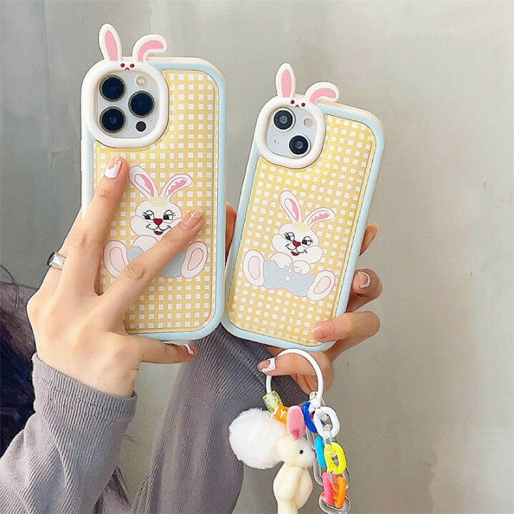 เคสกระต่ายน่ารักสำหรับ-iphone-14promaxกรณีโทรศัพท์กระต่ายการ์ตูนตลกสำหรับ-iphone12promax-เคสโทรศัพท์เบาะลมสีเหลืองสำหรับ-iphone11-หูฟังกระต่ายสเตอริโอสำหรับ-iphone13-plush-ตุ๊กตากระต่ายจี้กรณีโทรศัพท์