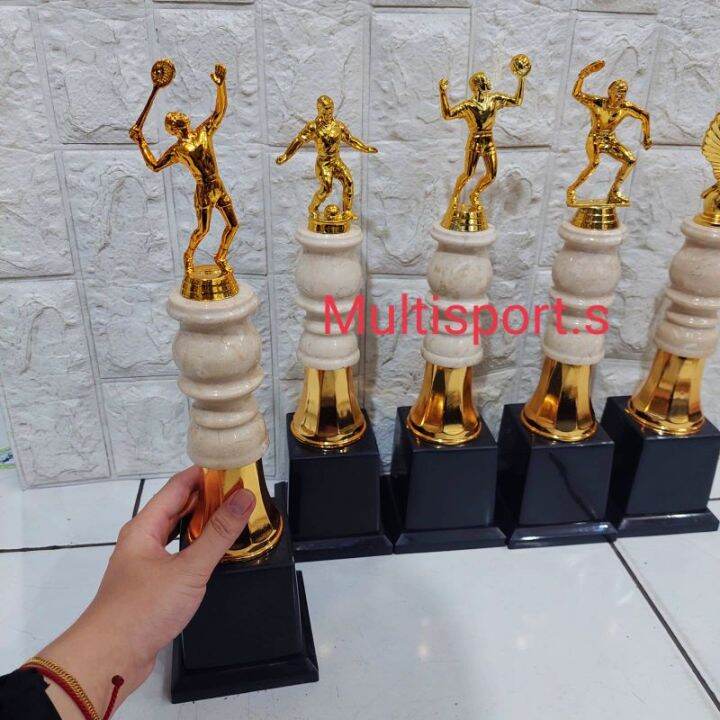 TROPHY PIALA MARMER BADMINTON FUTSAL VOLLY TENIS MEJA GARUDA | Lazada ...