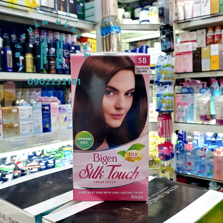 Thuốc nhuộm tóc Bigen Silk Touch 5B là lựa chọn hoàn hảo cho những ai muốn có mái tóc đẹp như người mẫu. Không chỉ mang lại màu sắc tuyệt đẹp, sản phẩm còn giúp bảo vệ tóc bạn trước thiệt hại do tác động của môi trường. Xem hình ảnh ngay để hiểu hơn về sản phẩm này.