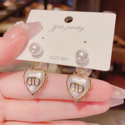 Fashion earrings CD ต่างหูเงินแท้925 ต่างหูมุก เวอร์ชั่นเกาหลีแฟชั่น Style รูปแบบใหม่ (สินค้าพร้อมจัดส่ง)