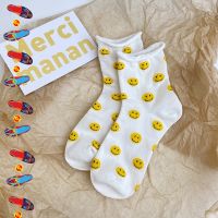 ถุงเท้าแฟชั่น ถุงเท้าผู้หญิง (พร้อมส่ง) ถุงเท้า smile socks :) so so cute make you happy ️ ทำจากผ้าฝ้าย นุ่มสบาย ไม่อับ มีดีเทลข้อแบบย่นๆ น่ารักมาก