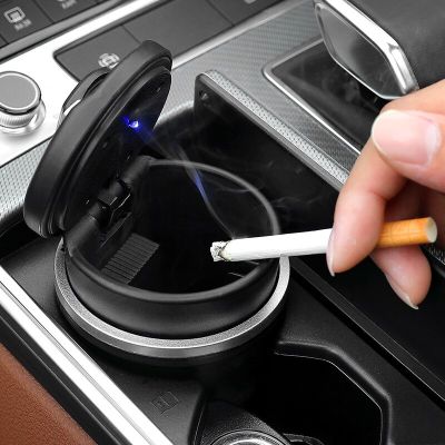 กล่องที่เขี่ยบุหรี่ในรถ1ชิ้นไฟ LED ABS ถ้วยโลหะแบบพกพาที่เขี่ยบุหรี่สินค้าใหม่