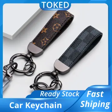 Leather Luxury Keychain With Square Pattern 