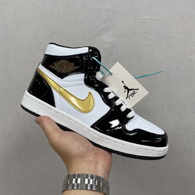 [HOT] ✅Original NK* Ar J0dn 1 Black Gold Sneakers Fashion Basketball Shoes R All-Match Classic Lace-Up Skateboard Shoes