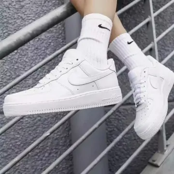 Are air force outlet ones non slip shoes