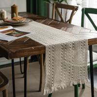 [HOT ZEXKLIOALQAQ 529] Farmhouse Table Runner สไตล์โบฮีเมียนผ้าฝ้ายธรรมชาติ Burlap Splicing ตารางนักวิ่งพร้อมพู่สำหรับรับประทานอาหารงานแต่งงานตกแต่งบ้าน