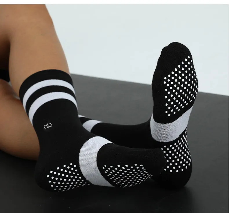 alo yoga Spring and Autumn Cotton Mid-Calf Length Women's Socks