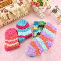 【LZ】□  Inverno Coral Fleece Socks para Bebés Meninos e Meninas Manter Quente Manter Quente Capaz Cores Doces Moda 5 Pares por Lote