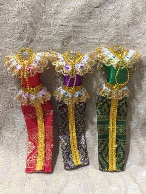 ชุดไทย รุ่นเสื้อลูกไม้แขนกุดสำหรับตุ๊กตาบาร์บี้