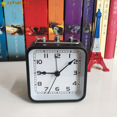 นาฬิกาปลุกแบบตั้งโต๊ะดิจิทัลแบบพกพาพร้อมไฟเงียบไม่ฟ้องของตกแต่งภายในบ้านบนโต๊ะในห้องนอน