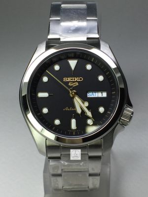 นาฬิกาผู้ชาย Seiko 5 Sport Automatic รุ่น SRPE57K1 ( โลโก้ใหม่ ) หน้าปัดสีดำ ตัวเรือนและสายสแตนเลส รับประกันของแท้ 100 เปอร์เซนต์