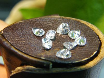 คิวบิกเซอร์โคเนีย เพชรรัสเซีย Cubic Zirconia รูปยอดน้ำ สีขาว 4เม็ด WHITE American diamond stone PEAR 3X5MM  WHITE ( 4 PCS)
