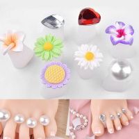 8pcs Nail Art Toe Separator ดอกไม้หัวใจไข่มุกเพชรซิลิโคนเท้าแยกนิ้วเท้า Silica GEL Finger Toe Spreader Care เครื่องมือ