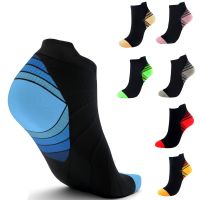 【Sock shop】HYSAIXIA การบีบอัดถุงเท้าสั้นผู้หญิงผู้ชายถุงน่องเส้นเลือดขอดถุงเท้าเท้าบีบอัดวิ่งความดัน Mmhg กีฬาไนล่อนข้อเท้าฤดูร้อน