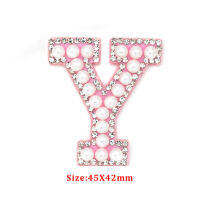 Wyoutong 1PC DIY สีชมพูด้านล่าง Patches ตัวอักษรภาษาอังกฤษ Rhinestone Pearl Letter Applique สำหรับเสื้อผ้าเครื่องแต่งกายเครื่องประดับ Stripe Badge เย็บบน Patches