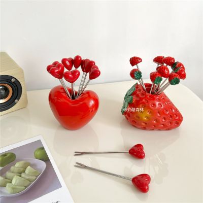 [Durable and practical] MUJI Creative Love Strawberry Fruit Fork Fruit Stick Western Restaurant Cute Food Fork Environmentally Friendly Stainless Steel Household Bamboo Stick