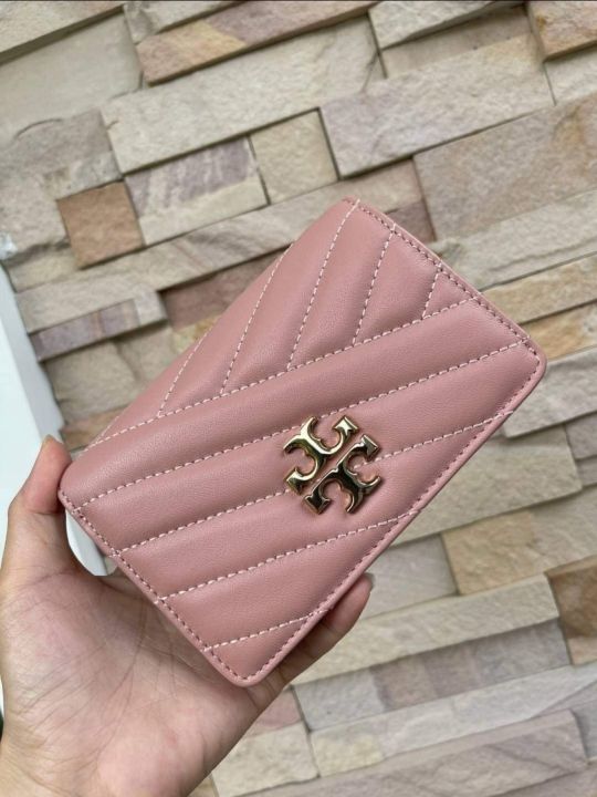T.O.R.Y B.U.R.C.H 56607 Kira Chevron Medium Slim Wallet in Pink