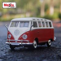 Maisto 1:25รถตู้โฟล์คสวาเกน SAMBA แบบจำลองรถบัสอัลลอย Diecast โลหะรถบัสยานพาหนะจำลองโมเดลรถยนต์ของขวัญชุดของเล่นเด็กการสะสมจำลอง