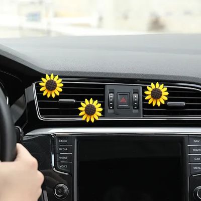 Car Air Freshener Auto Creative Mini Flower Air Vent Clip Perfume Flavoring Ventilation Outlet Aromatherapy Auto Deodorization