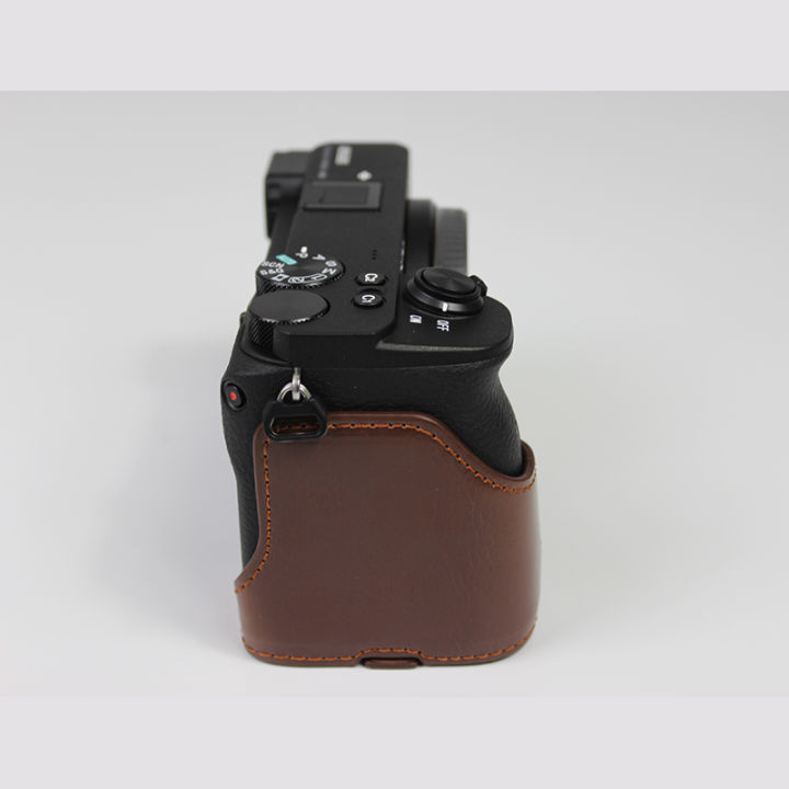pu-leather-case-camera-half-cover-for-กระเป๋ากล้อง-a6600แบบพกพาพร้อมช่องเปิดแบตเตอรี่