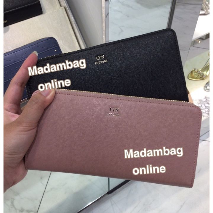 lyn-long-wallet-กระเป๋าสตางค์ใบยาว-มีสายคล้องมือ-ซิปรอบ-lyn-กระเป๋าสตางค์-แท้จากช็อป