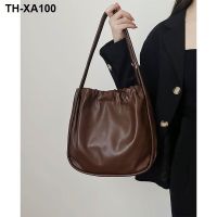 Female bag 2023 South Korea ins new niche large capacity drape vintage black hand the bill of lading shoulder tote bags