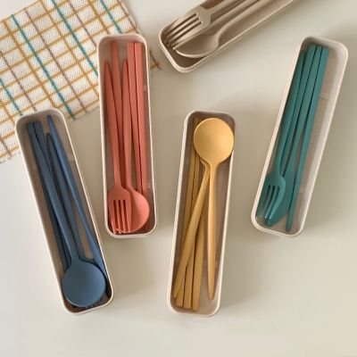 4pcs/set Spoon Fork Chopsticks With Box Students Cutlery Wheat Straw Tableware Suit Travel Portable Dinnerware Kitchen Accessory Flatware Sets