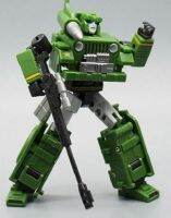 MT RM-02N GunDog Hound Transformasi Action Figure