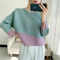 2023 Hot Miyake pleated loose and slim long-sleeved tops for women in spring and autumn round neck color matching stylish bat-sleeve T-shirts versatile