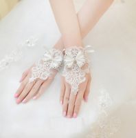 ✙❀◙ Fingerless Wedding Gloves with Bow 2023 Lace Sparkly Wrist Length Bridal Gloves Women Short Bride Gloves