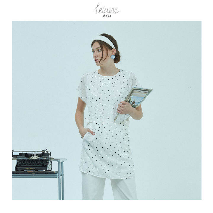 shaka-leisure-ss21-polka-dot-mini-dress-เดรสสั้นแขนในตัว-คอกลม-สาบกระดุมหน้า-ds-l210314