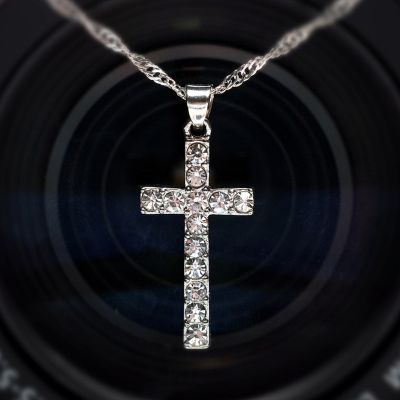 【CW】Hip Hop Alloy Cross Pendant Necklace Iced Out Rhinestone Gold Silver plated Tone Crucifix Charm Jewelry Dropshipping