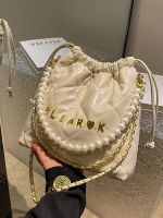LASGO Retro bag womens winter new fashion rhombic chain bag explosive style all-match high-level sense Messenger bucket bag 【QYUE】