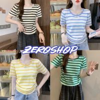 Zero shop?พร้อมส่ง? (Zero-0580)  เสื้อไหมพรมคอกลมแขนสั้น ลายทาง ดีเทลรูปด้านข้าง2ข้าง  -C