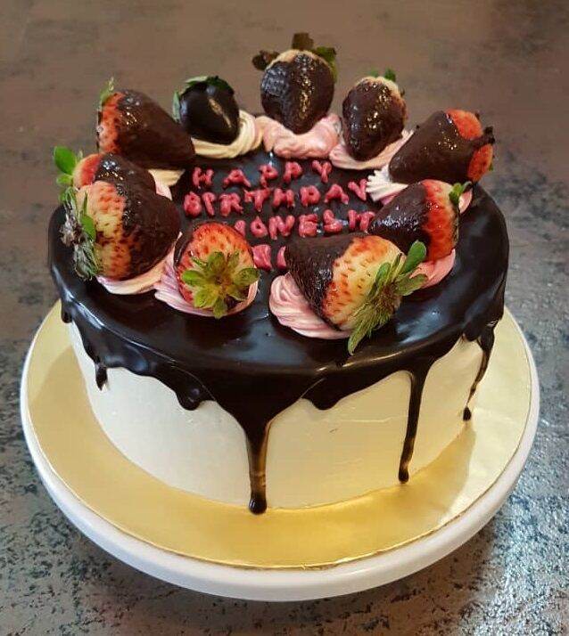 (Preorder) Strawberry Chocolate Keto Cake (Butter Cream Frosting) (6