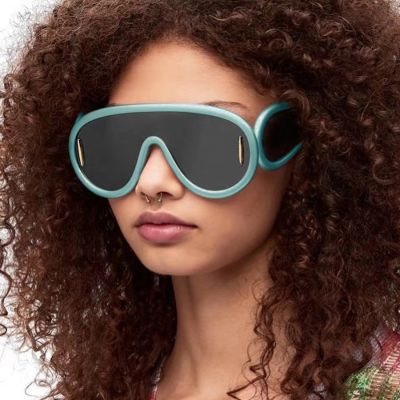 แว่นตากันแดด2023แฟชั่น One Piece ใหม่สำหรับผู้หญิง,แว่นตากันแดดหรูหราแบรนด์เนมสำหรับแนวโน้มผลิตภัณฑ์แว่นกันแดดทรงรีไซส์ใหญ่พิเศษ
