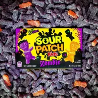 [สินค้าพร้อมจัดส่ง]⭐⭐Sour Patch Kids Zombie Orange &amp; Purple Halloween Candy 3.5 oz/99 g Trick or Treat Boxes ขนมฮาโลวีน usa[สินค้าใหม่]จัดส่งฟรีมีบริการเก็บเงินปลายทาง⭐⭐