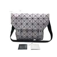 [BAOBAOIssey Miyake] issey Miyake 2023 Japans new casual shoulder bag briefcase Wu Qilong Jiang Xin with the single geometric diamond oblique