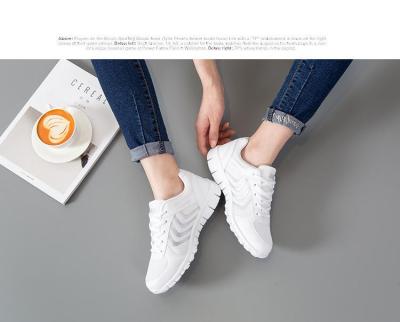 รองเท้าผ้าใบสีขาวแบบเชือกผูก รองเท้าพละ รองเท้ากีฬาสีขาว รองเท้าผ้าใบเด็ก (Size 39-40)