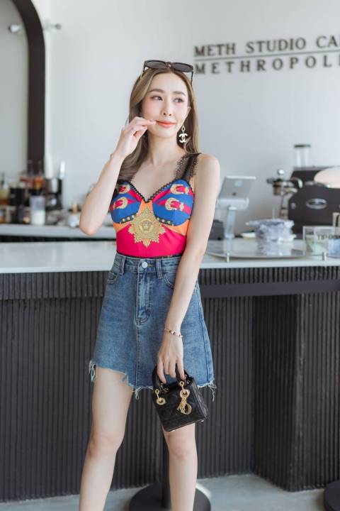 pa102-ท็อปสายเดี่ยว-สายเดี่ยวลูกไม้ดำ-phatcha-เสื้อกล้ามสายเดี่ยว