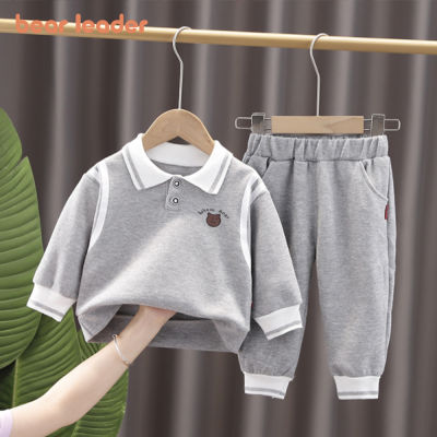 ชุดลำลองเด็กชายเสื้อโปโลคอปกพิมพ์ลายหมีชุดเสื้อลายทาง + กางเกงสองชิ้น2023ใหม่ฤดูใบไม้ผลิฤดูใบไม้ร่วง