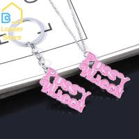 UJYU ตุ๊กตาห้อยกระเป๋า พวงกุญแจ Women Men Alloy Movie Key Ring Holder Fashion Pink Letters PUSSY WAGON Keychains Letter Pendants พวงกุญแจ Kill Bill