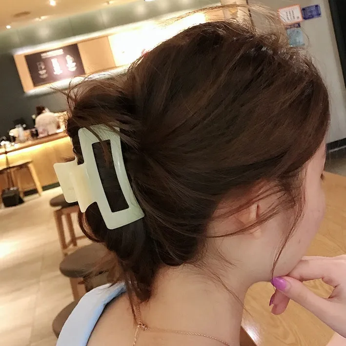 Fashion Geometric Gripping Plate Hair Headdress Young girl Korea Elegant Large Hairpin Headdress | Lazada PH Fashion Geometric Gripping Plate Hair Headdress Young girl Korea Elegant Large Hairpin Headdress | Lazada PH