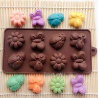 【lz】☄♨  DIY Insect Silicone Mold Flor Borboleta Abelha Joaninha Bolo Fondant Sabonete Artesanal Bandeja De Gelo Ferramentas De Cozimento 8 Buracos