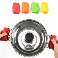 2PCS Grip Silicone Pot Clips Heat Resistant Pan Handle Cover Oven Mitts Anti-Scalding Clamp Gloves for Cooking Kitchen Tools