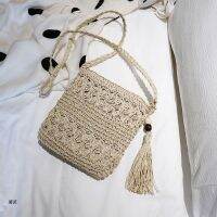 D0UD Tas Selempang Bahu Tenun Pantai Wanita dengan Rumbai Boho Tas Tangan Selempang Berongga Crochet Dompet Clutch Macrame