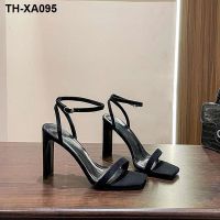 A word strap sandals in the summer of 2023 the new joker black women with high heels thick with white leather coach