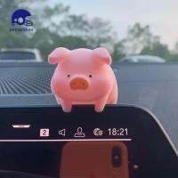 POLIANSHAN ของเล่นแฟชั่นตั้งโต๊ะสำหรับตกแต่ง Hiasan Mobil ตุ๊กตาอนิเมะหมูขำขัน Hiasan Mobil โชคดีที่มีจี้ห้อยรถยนต์แขวนประดับรูปหมูสีชมพู