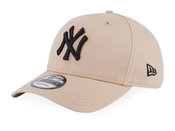 New Era Women's New York Yankees PU Leather 9FORTY MLB Strapback