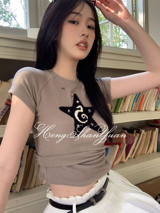 hengshanyuan-เสื้อครอปสไตล์-y2k-ผู้หญิง-เสื้อครอปสไตล์เสื้อครอปท็อปส์ซูสไตล์เกาหลีชุดย้อนยุคดาวห้าแฉกเสื้อยืดเสื้อยาวปิดถึงก้นเพรียวบาง